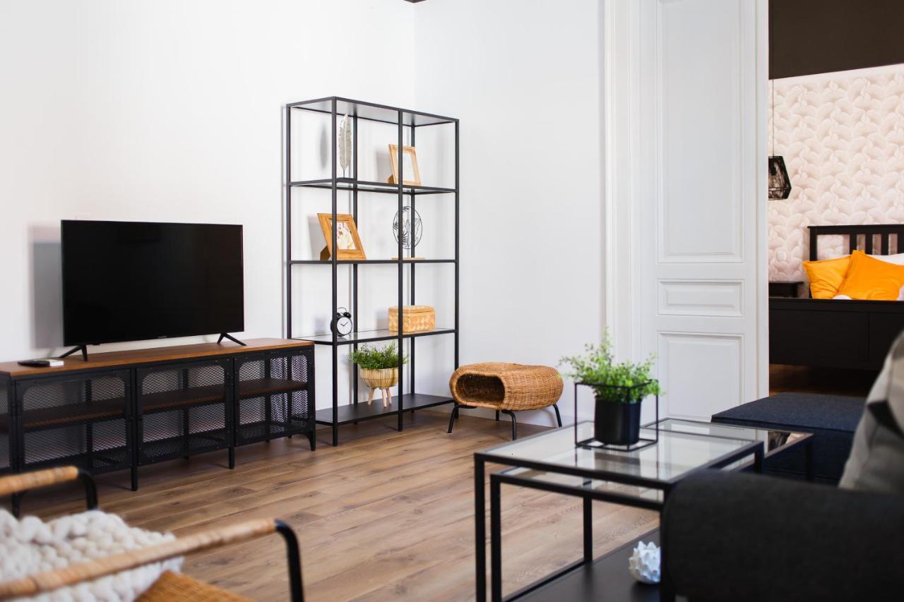 Super Central Spacious Apartment Oradea Dış mekan fotoğraf